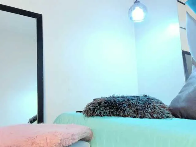 Live sex webcam photo for PhoenixClark #273293845
