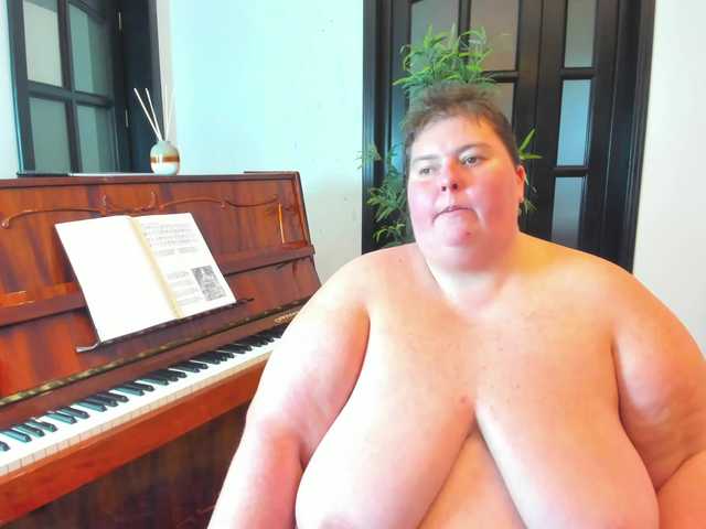 Live sex webcam photo for PianoClown #277231168