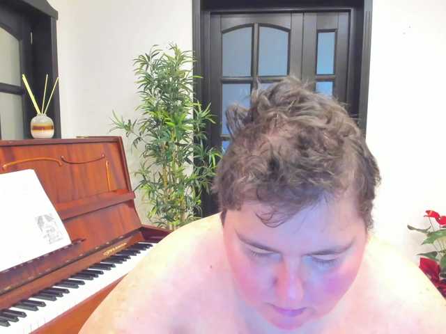 Live sex webcam photo for PianoClown #277333181