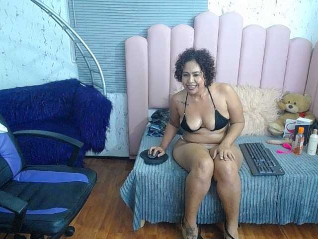 Live sex webcam photo for PielCanela- #276143292