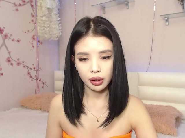 Live sex webcam photo for PinaChen #275580408