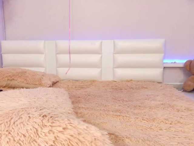 Live sex webcam photo for PinaChen #275887862