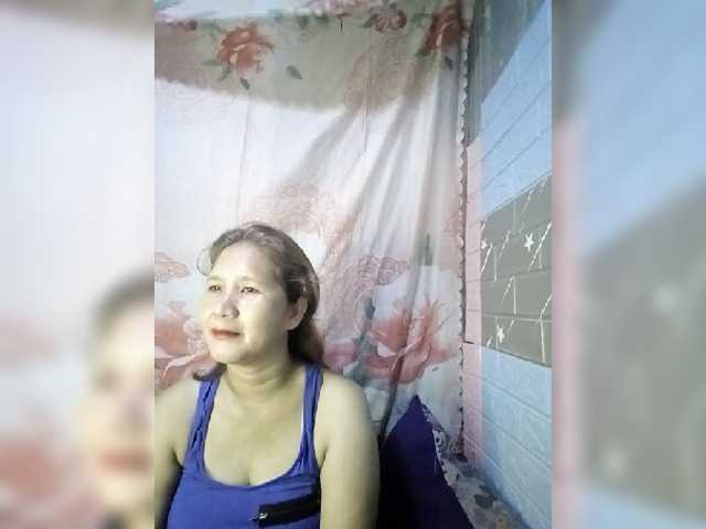 Live sex webcam photo for PinayMom30 #273716707
