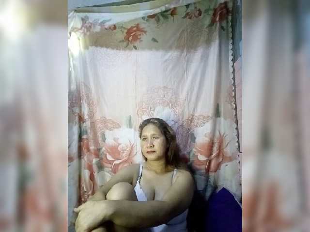 Live sex webcam photo for PinayMom30 #273735017