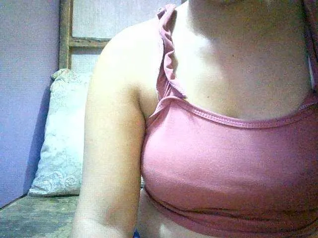 Live sex webcam photo for Pinaymomm12345 #277924193