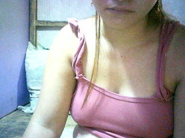 Live sex webcam photo for Pinaymomm12345 #277925930