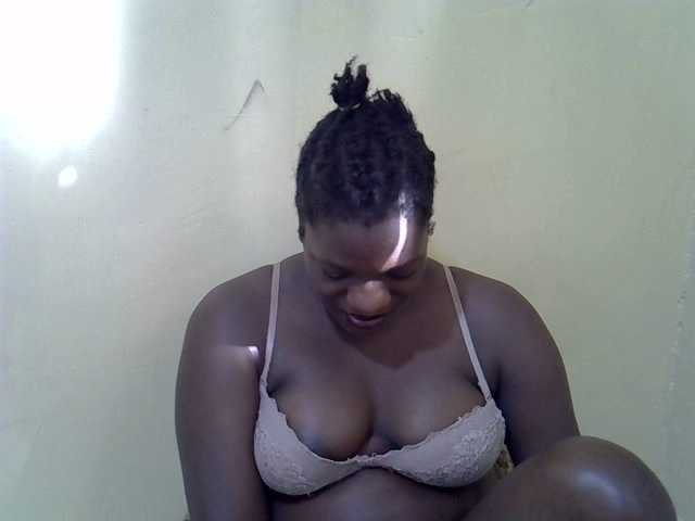 Live sex webcam photo for Pink-pussy #277136585