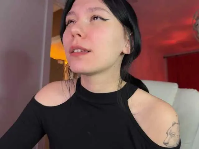 Live sex webcam photo for PinkDolly18 #290304360