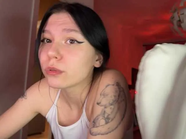 Live sex webcam photo for PinkDolly18 #290337757
