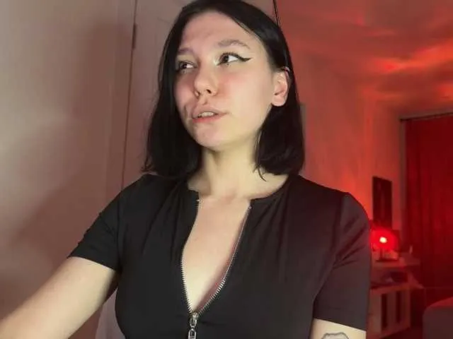 Live sex webcam photo for PinkDolly18 #290673329