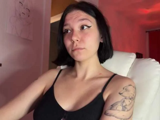 Live sex webcam photo for PinkDolly18 #291193099