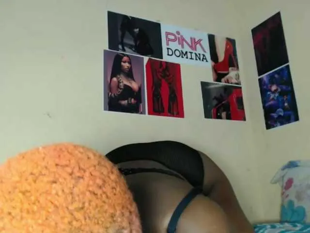 Live sex webcam photo for PinkDomina01 #292419467