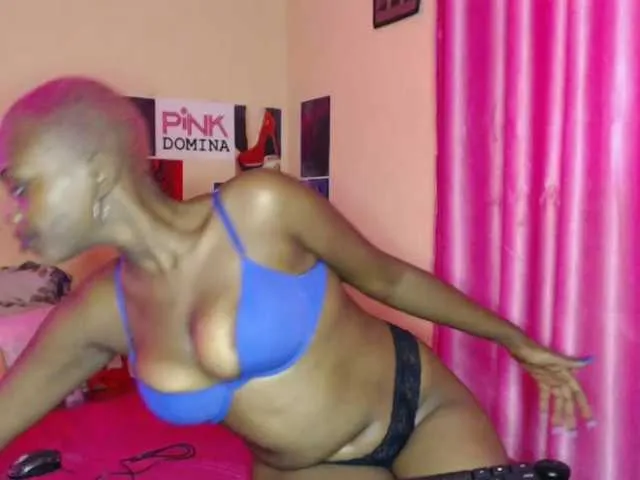 Live sex webcam photo for PinkDomina01 #293028264