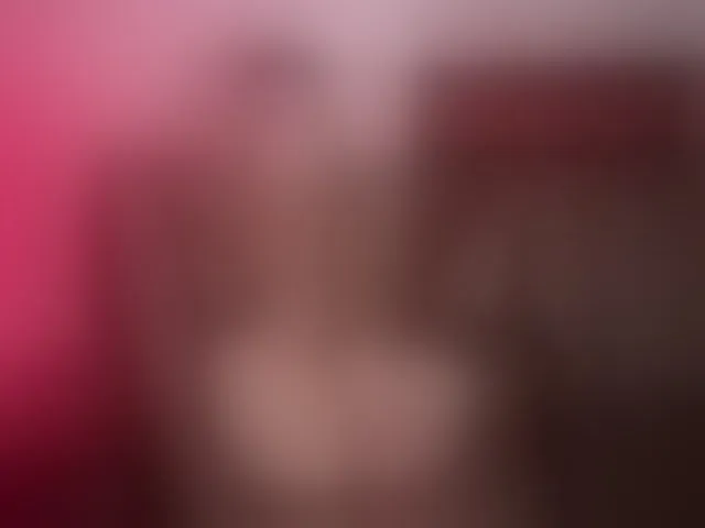 Live sex webcam photo for PinkFoxya #292359192