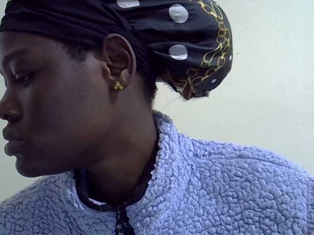 Live sex webcam photo for Pinkiec #292216718