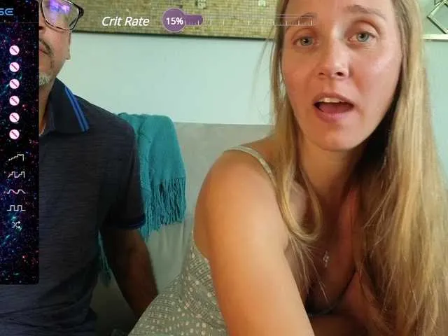 Live sex webcam photo for Pinklipsskye69 #276412453