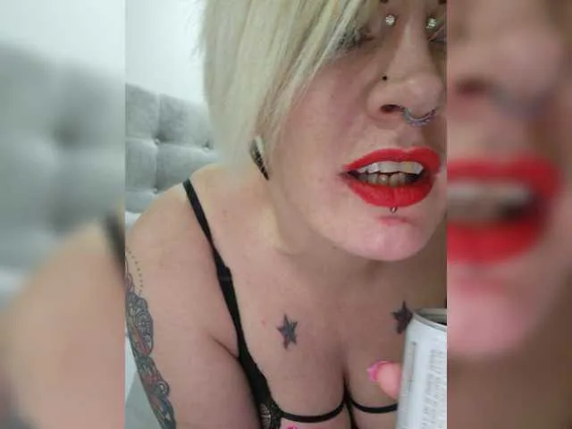 Live sex webcam photo for Pinkthehawk #277554233