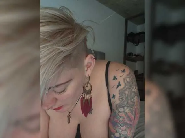 Live sex webcam photo for Pinkthehawk #277616302