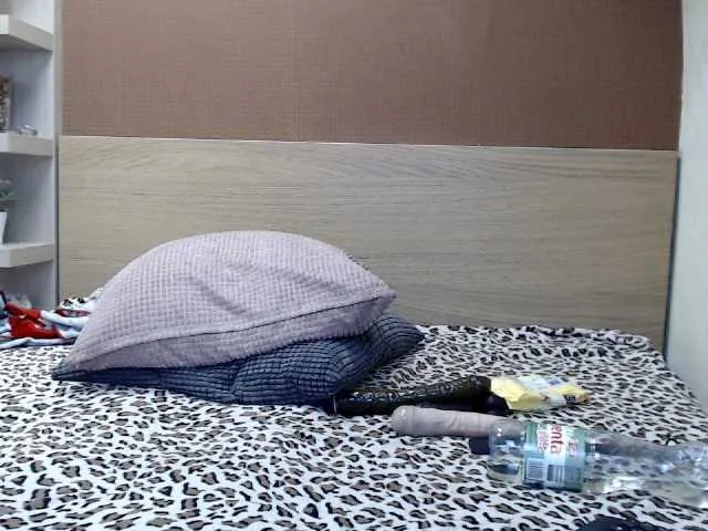 Live sex webcam photo for PinkySmithxXx #274423752