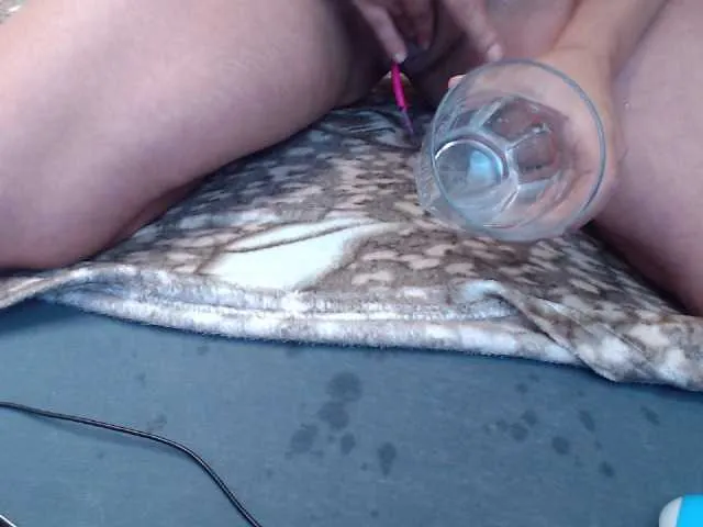 Live sex webcam photo for PinkySmithxXx #276094387