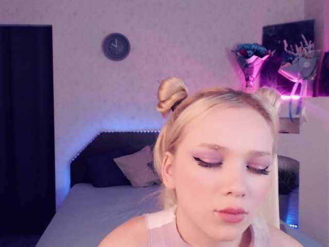 Live sex webcam photo for PiperAmbroser #272326221