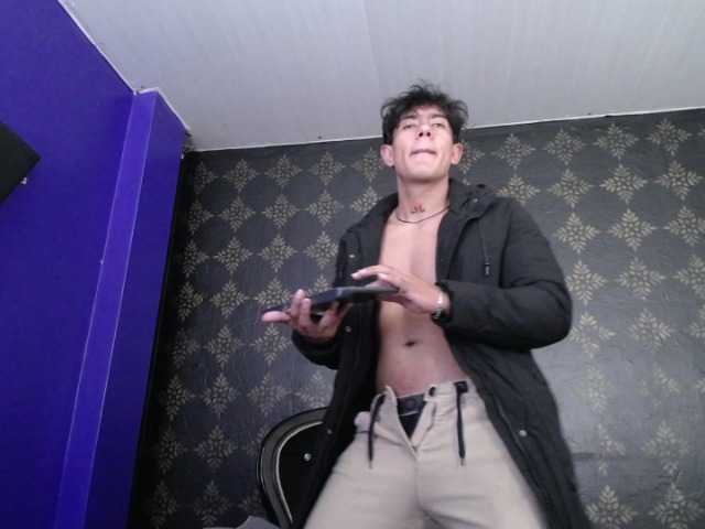 Live sex webcam photo for Piperr- #277667391