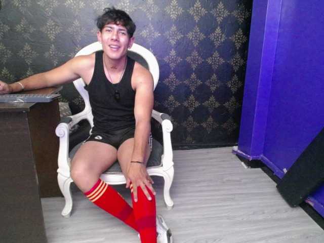 Live sex webcam photo for Piperr- #277803008