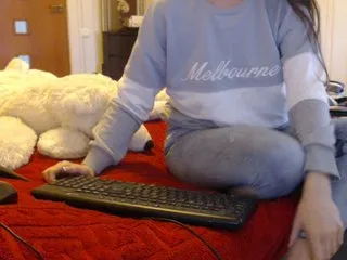 Live sex webcam photo for Pirojulia #231905657