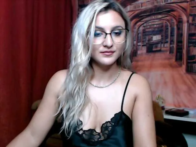 Live sex webcam photo for PlayfulNicole #273394072