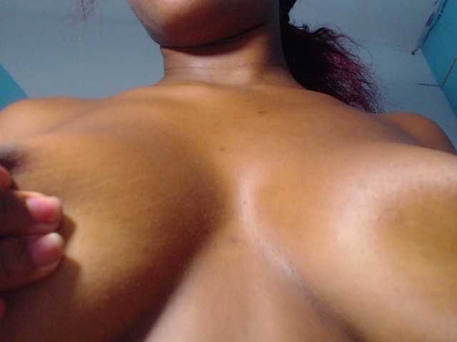 Live sex webcam photo for Pleassing-ebonny #278160737