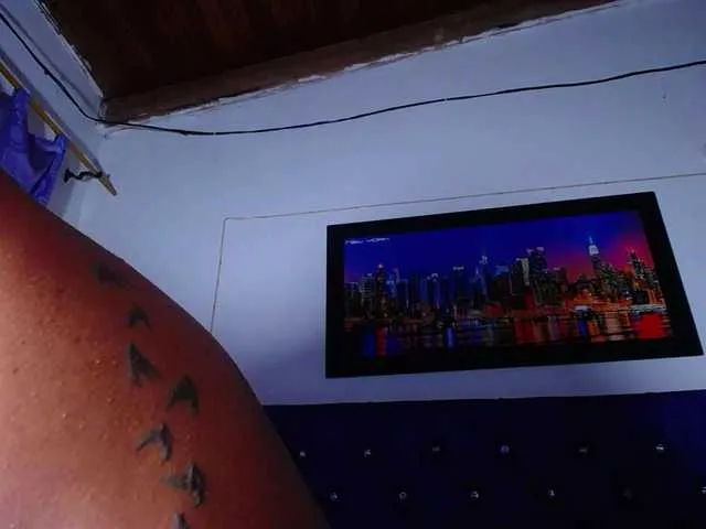 Live sex webcam photo for Pleassing-ebonny #291381277