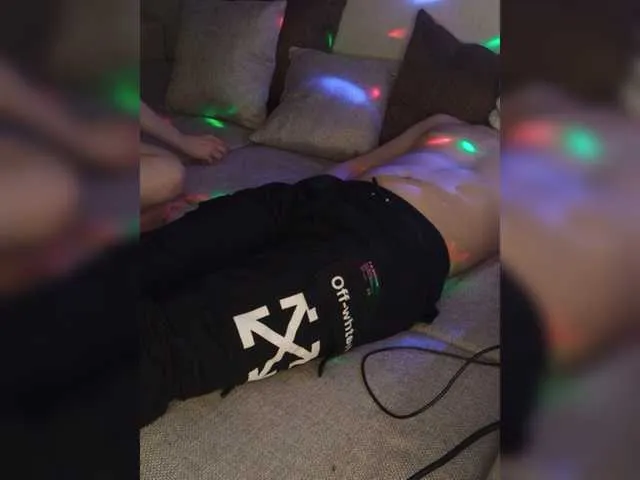 Live sex webcam photo for Plohishi2 #272282988