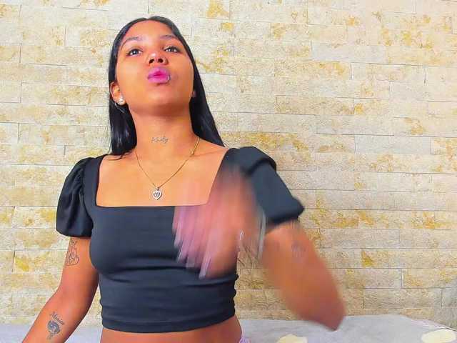 Live sex webcam photo for PocahontasPow #292081074