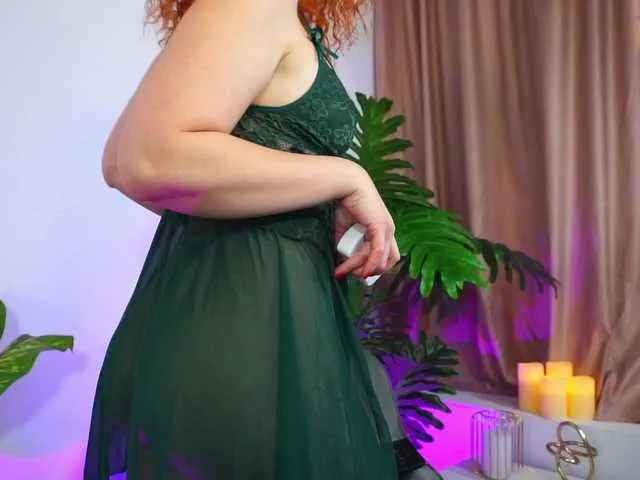 Live sex webcam photo for PoisonOf-Ivy #278023308