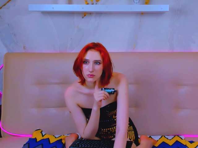 Live sex webcam photo for Poisonbaby #275684912