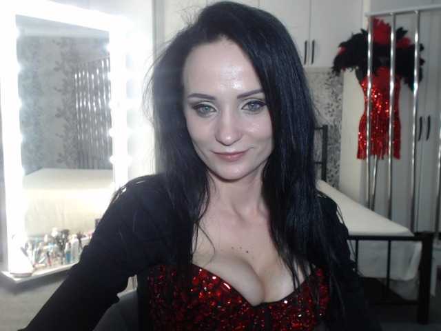 Live sex webcam photo for Pomelashow #272668397