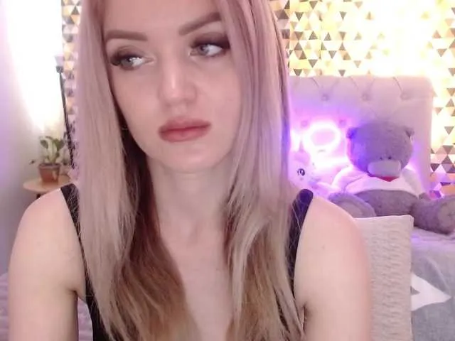 Live sex webcam photo for PookieVivian #273098051