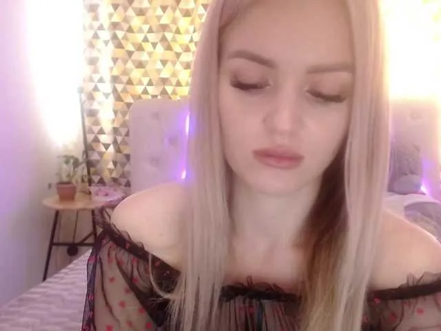 Live sex webcam photo for PookieVivian #273159195