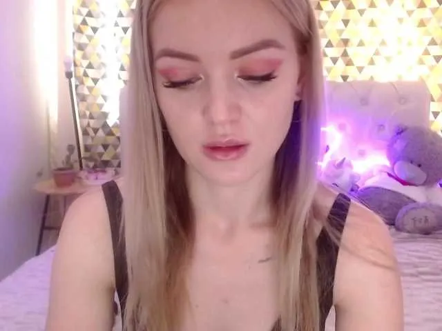 Live sex webcam photo for PookieVivian #273535813