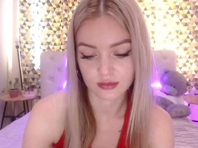 Live sex webcam photo for PookieVivian #273548717