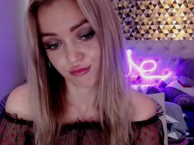 Live sex webcam photo for PookieVivian #273750215