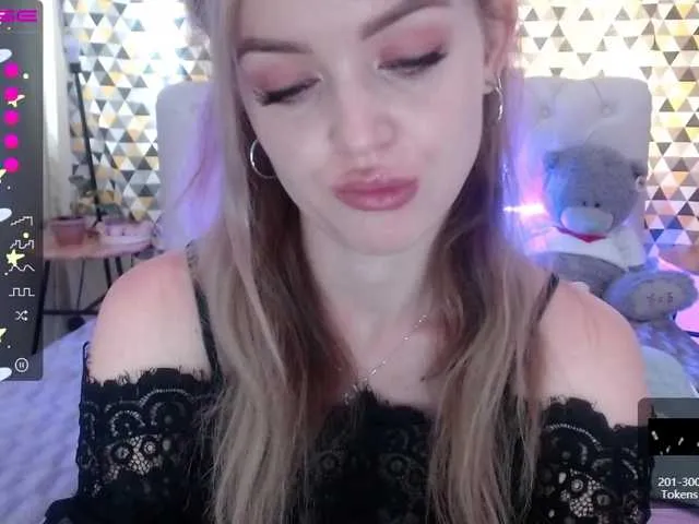 Live sex webcam photo for PookieVivian #273875053