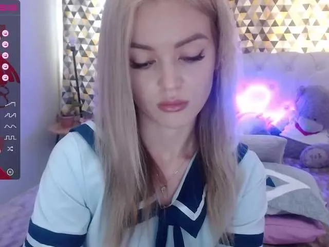 Live sex webcam photo for PookieVivian #273976445