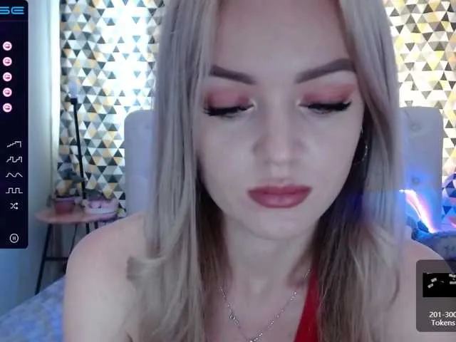 Live sex webcam photo for PookieVivian #274040517