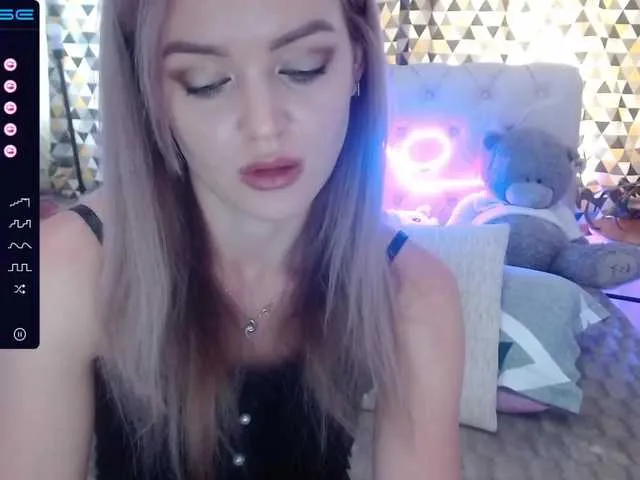 Live sex webcam photo for PookieVivian #274362692