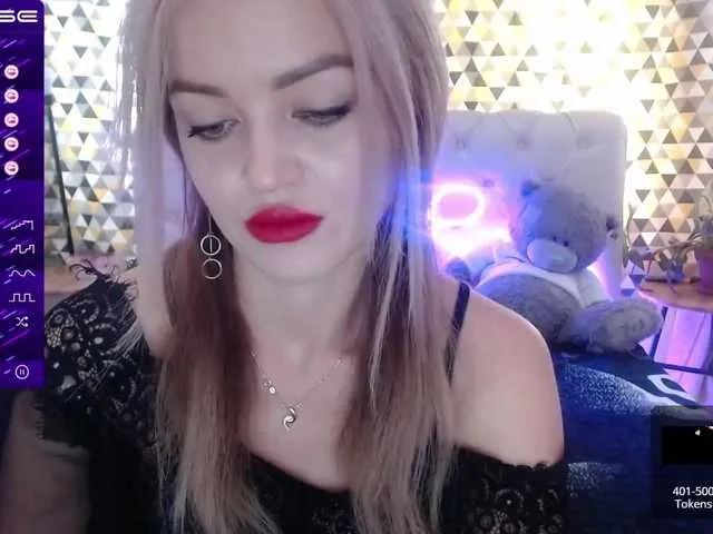 Live sex webcam photo for PookieVivian #274399688