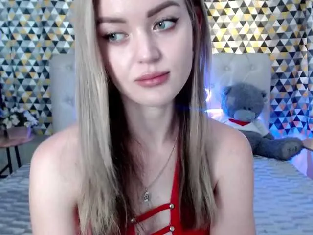 Live sex webcam photo for PookieVivian #275514234