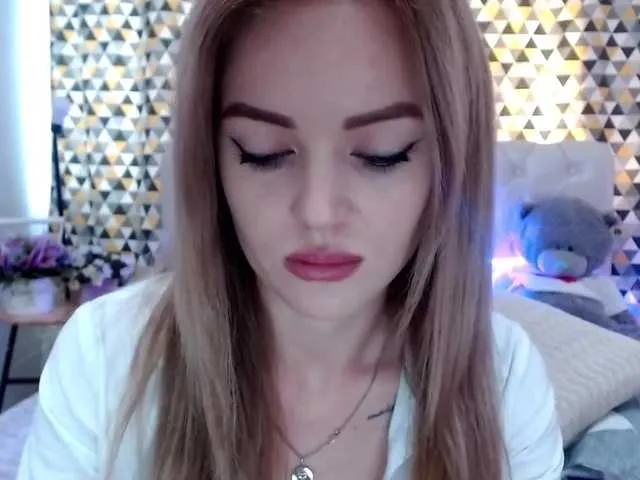 Live sex webcam photo for PookieVivian #275630521