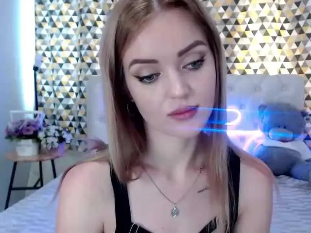 Live sex webcam photo for PookieVivian #275653102