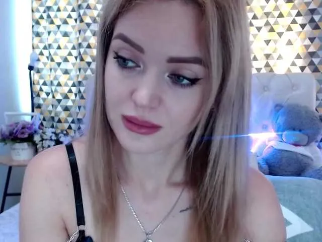 Live sex webcam photo for PookieVivian #275732136